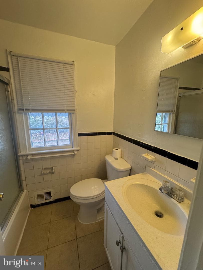 5444 Varnum Street photo 26