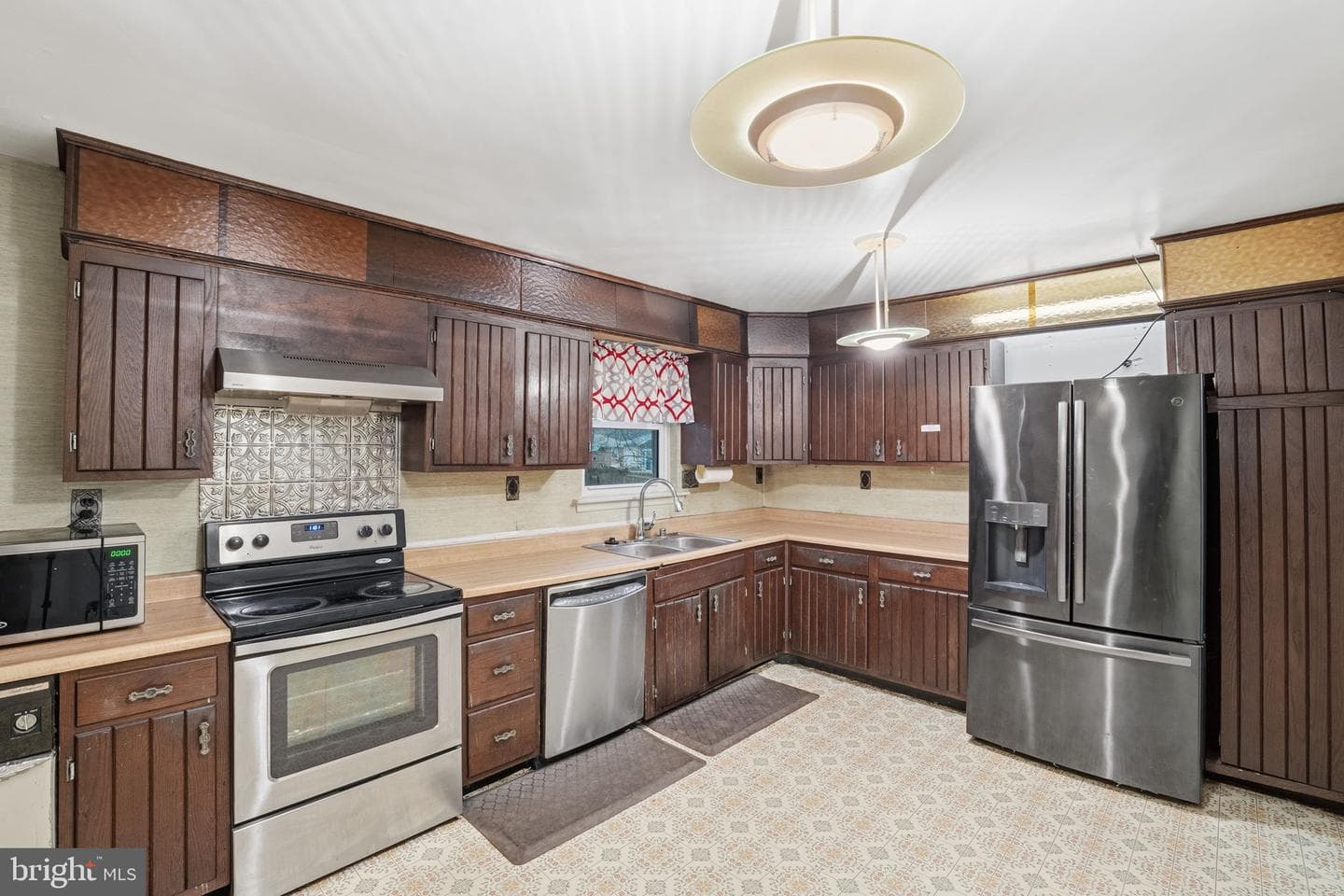 12101 Hunterton Street photo 2