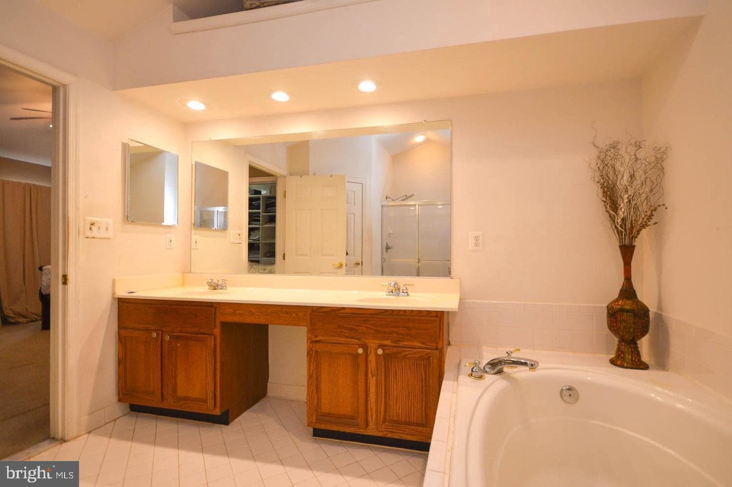 2040 Woodshade Court photo 8