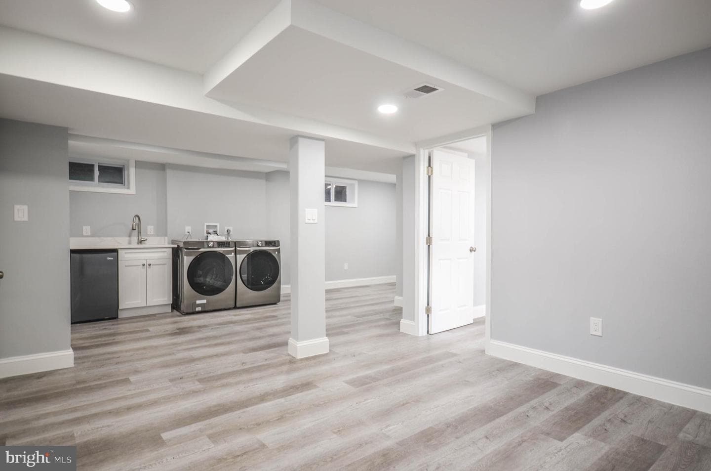 7009 Adelphi Road photo 31