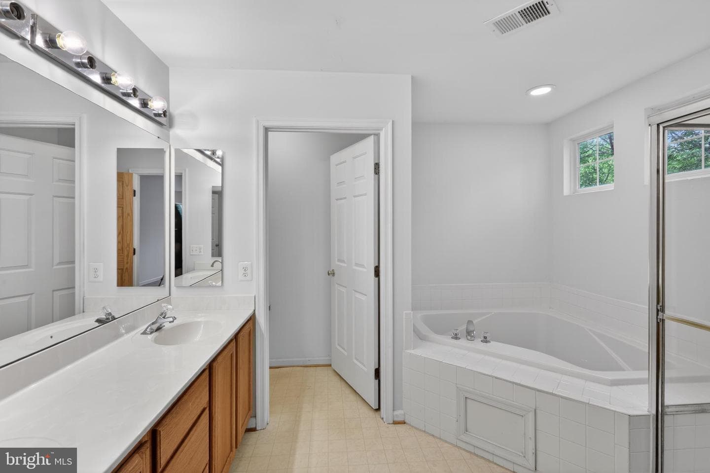 8508 Hillview Road photo 33