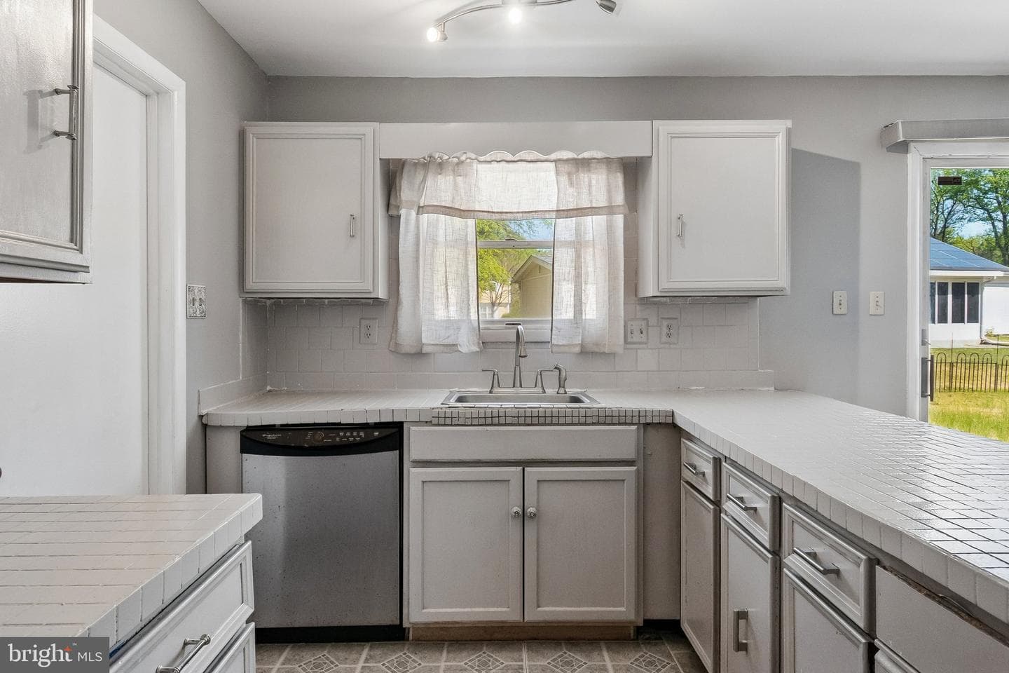 9900 New Orchard Drive photo 6