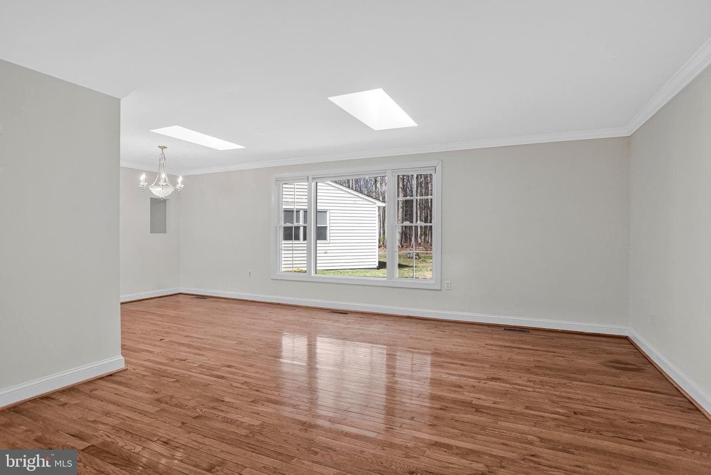 223 Manning Road E photo 15