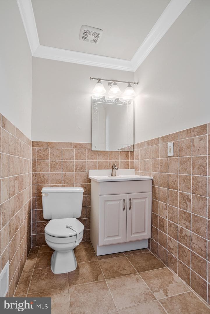 223 Manning Road E photo 32