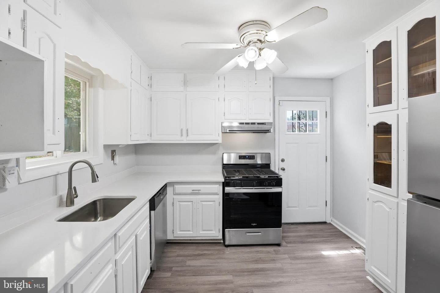 10000 Carnot Drive photo 12