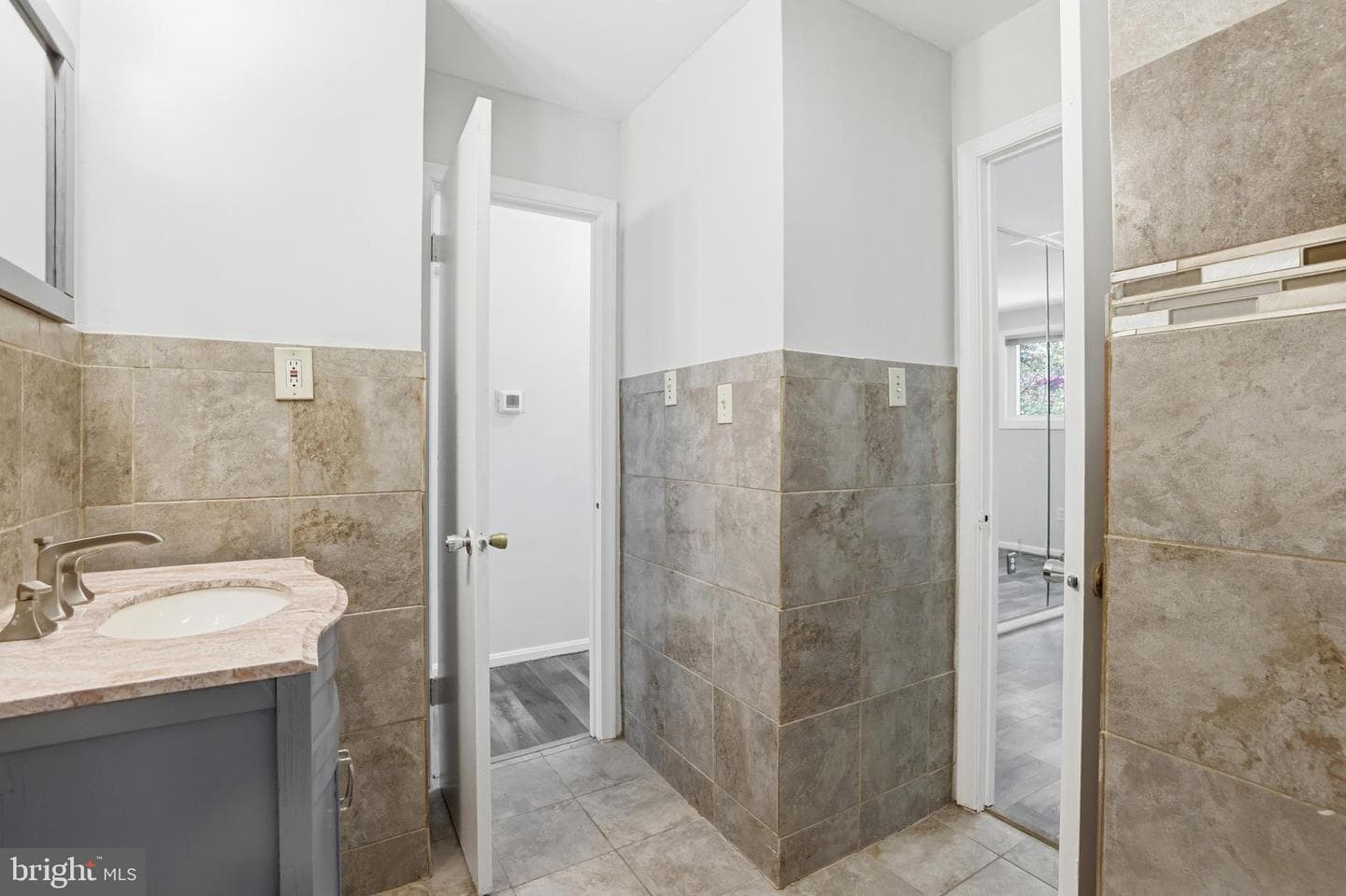 10000 Carnot Drive photo 20
