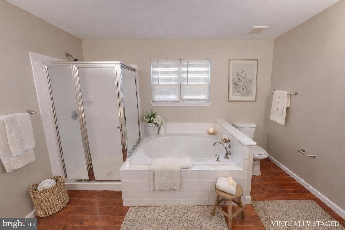 725 Gleneagles Drive photo 10