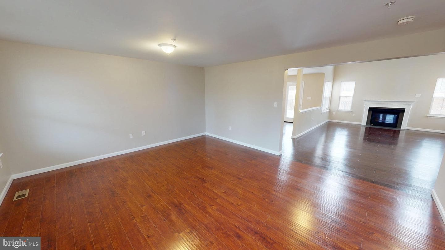 725 Gleneagles Drive photo 22