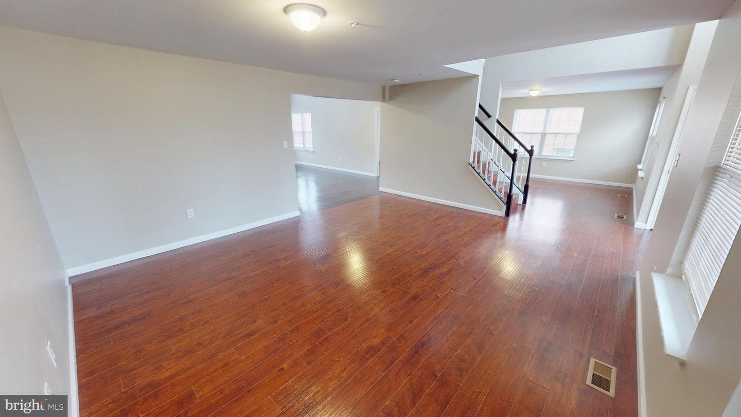 725 Gleneagles Drive photo 23