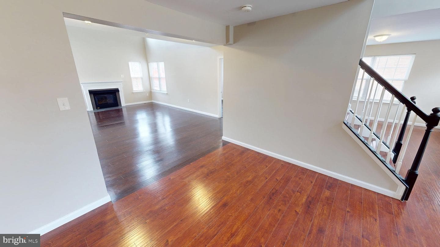 725 Gleneagles Drive photo 26