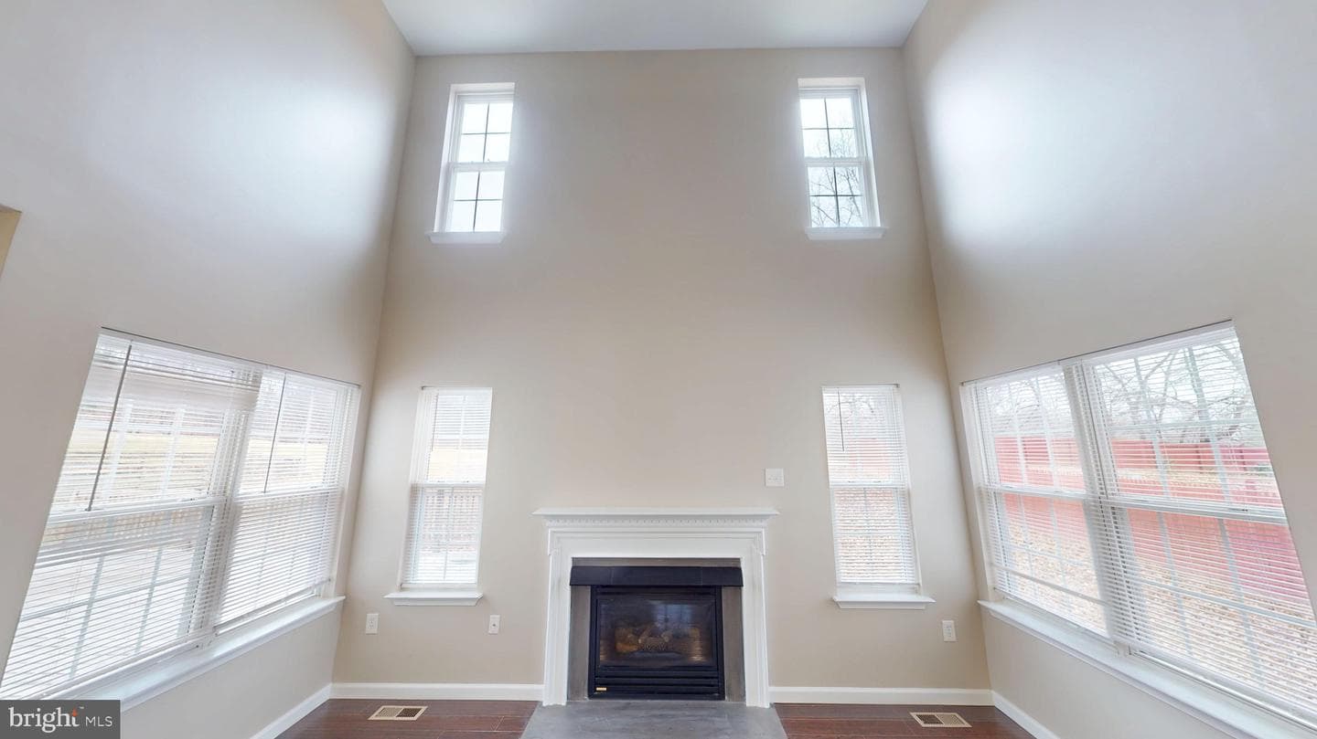 725 Gleneagles Drive photo 29