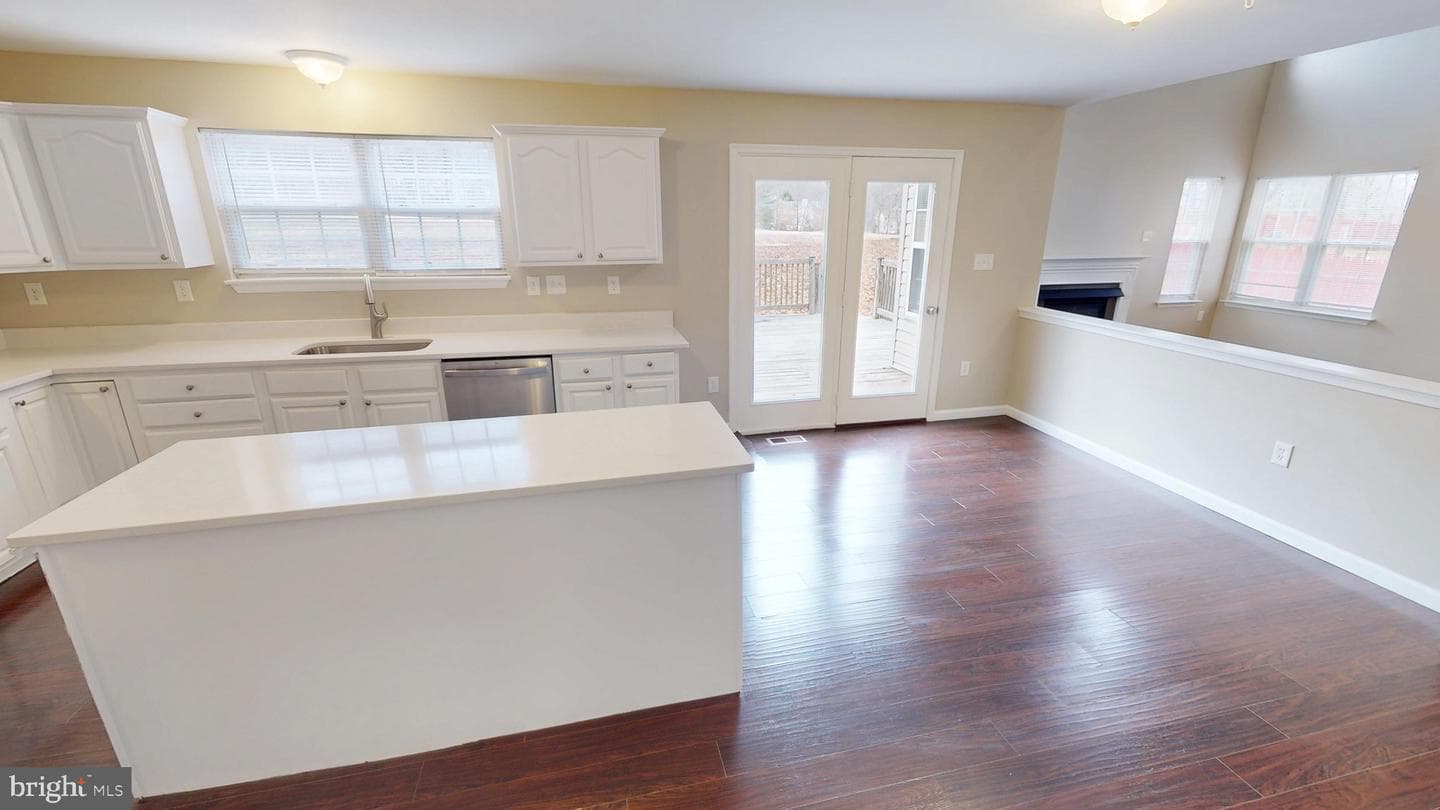 725 Gleneagles Drive photo 40
