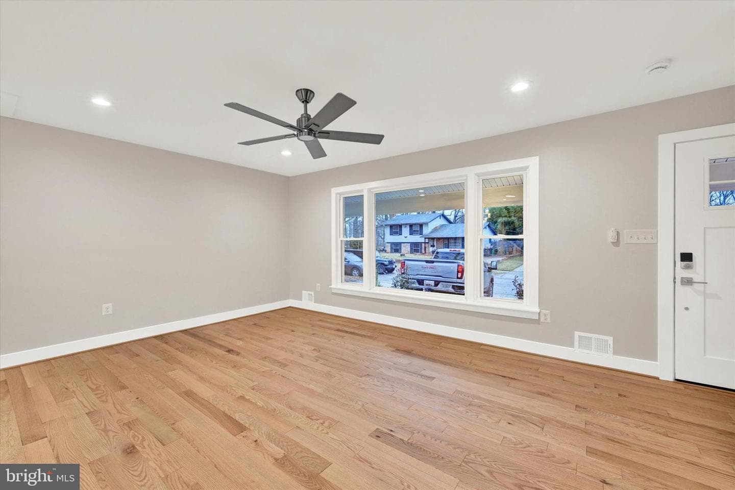9603 Beachwood Avenue photo 4