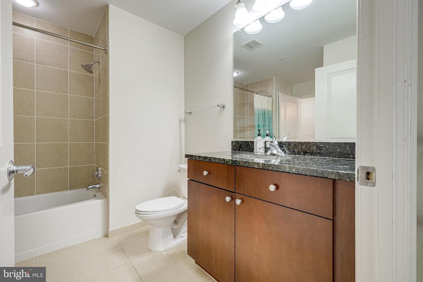 155 Potomac Passage #712 photo 27