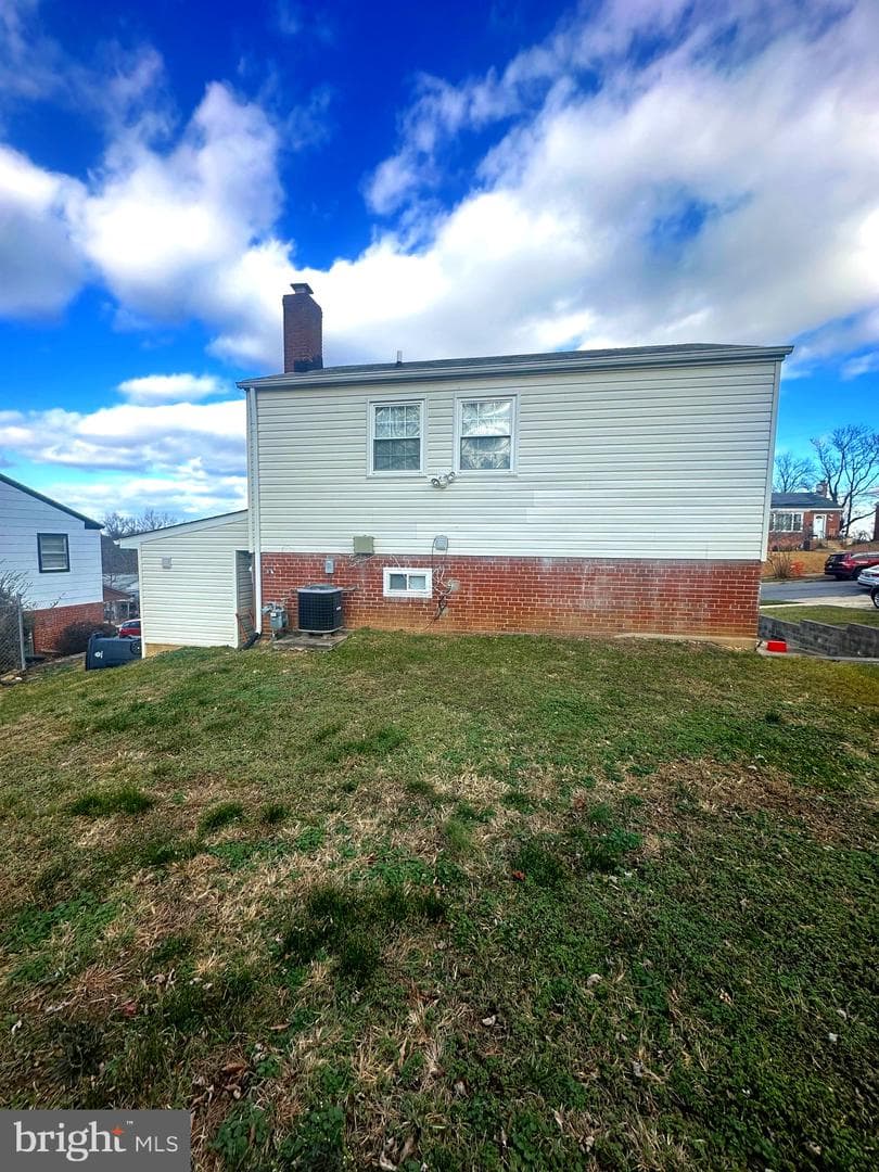 6621 Stockton Lane photo 3