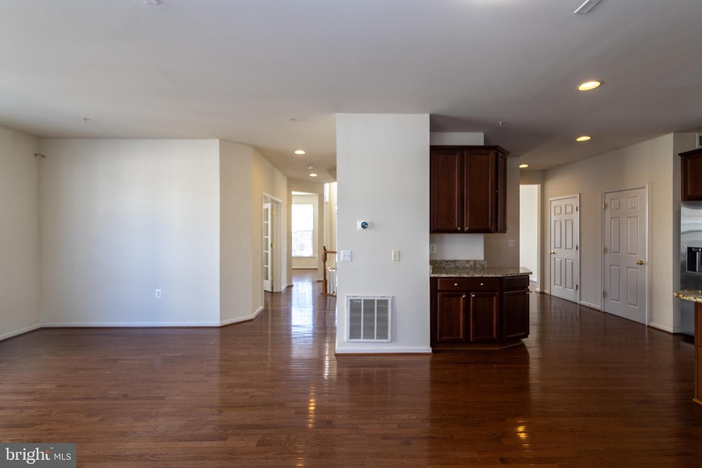 9814 Traver Street photo 18