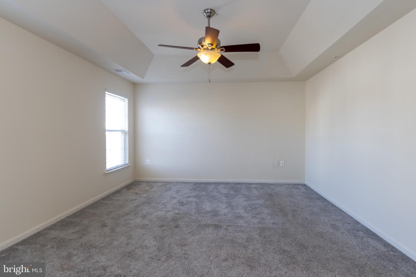 9814 Traver Street photo 28
