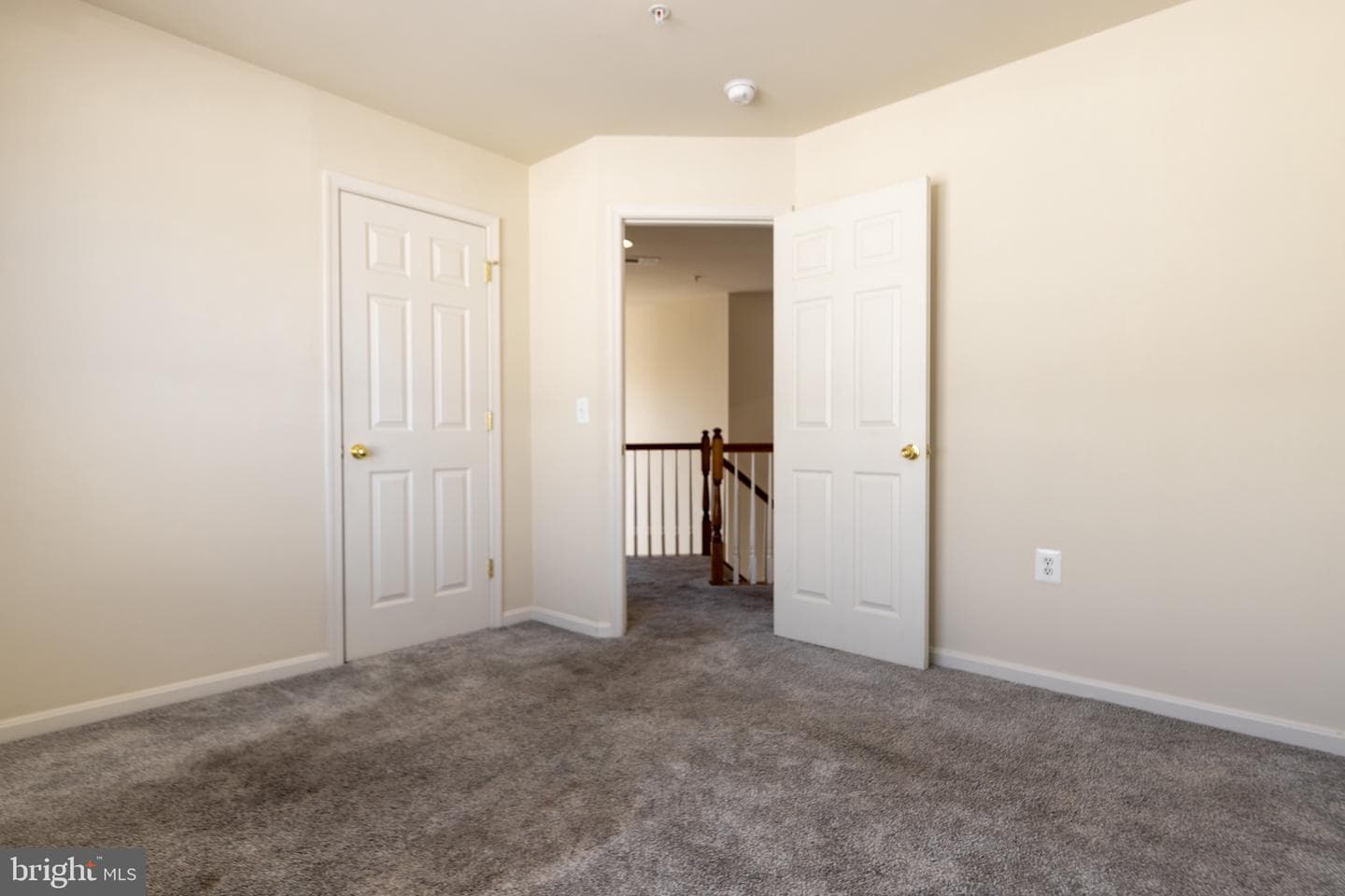 9814 Traver Street photo 37
