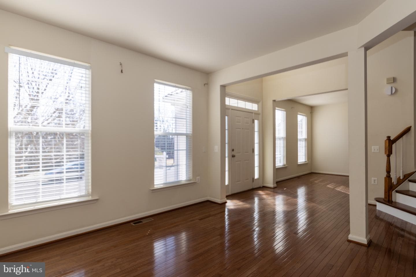 9814 Traver Street photo 5