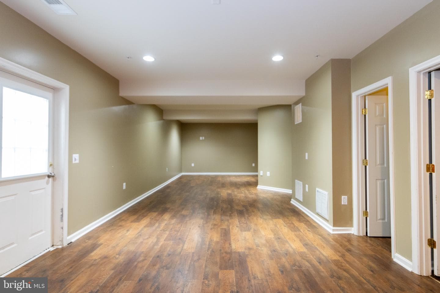9814 Traver Street photo 51
