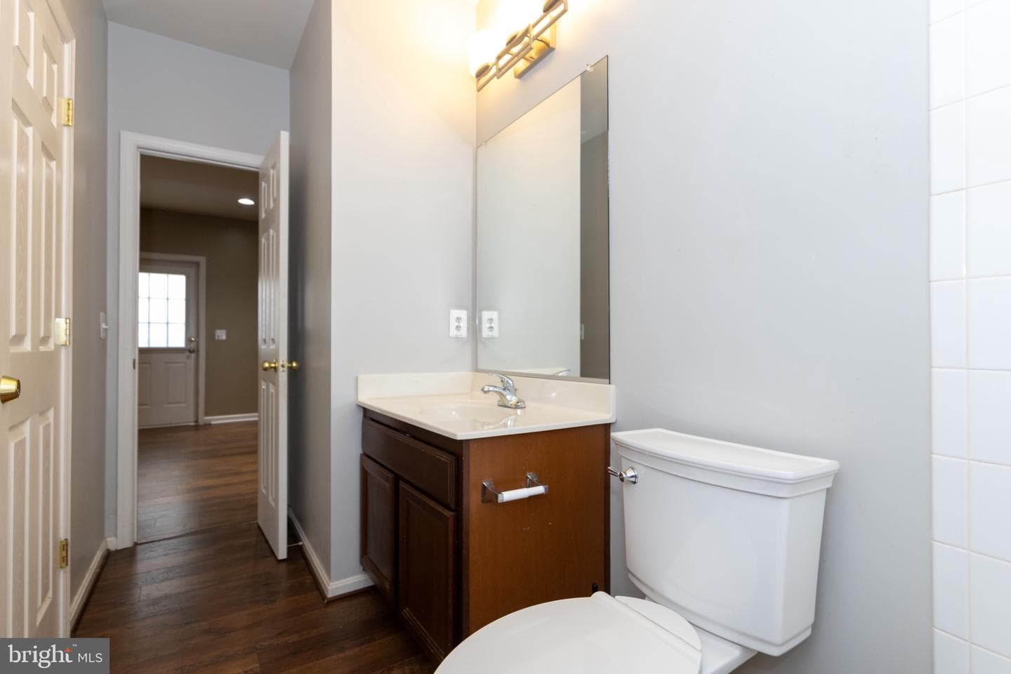 9814 Traver Street photo 55