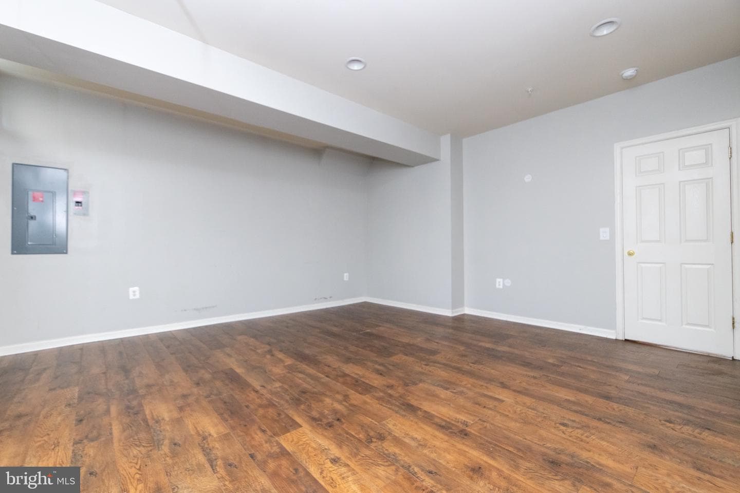 9814 Traver Street photo 56
