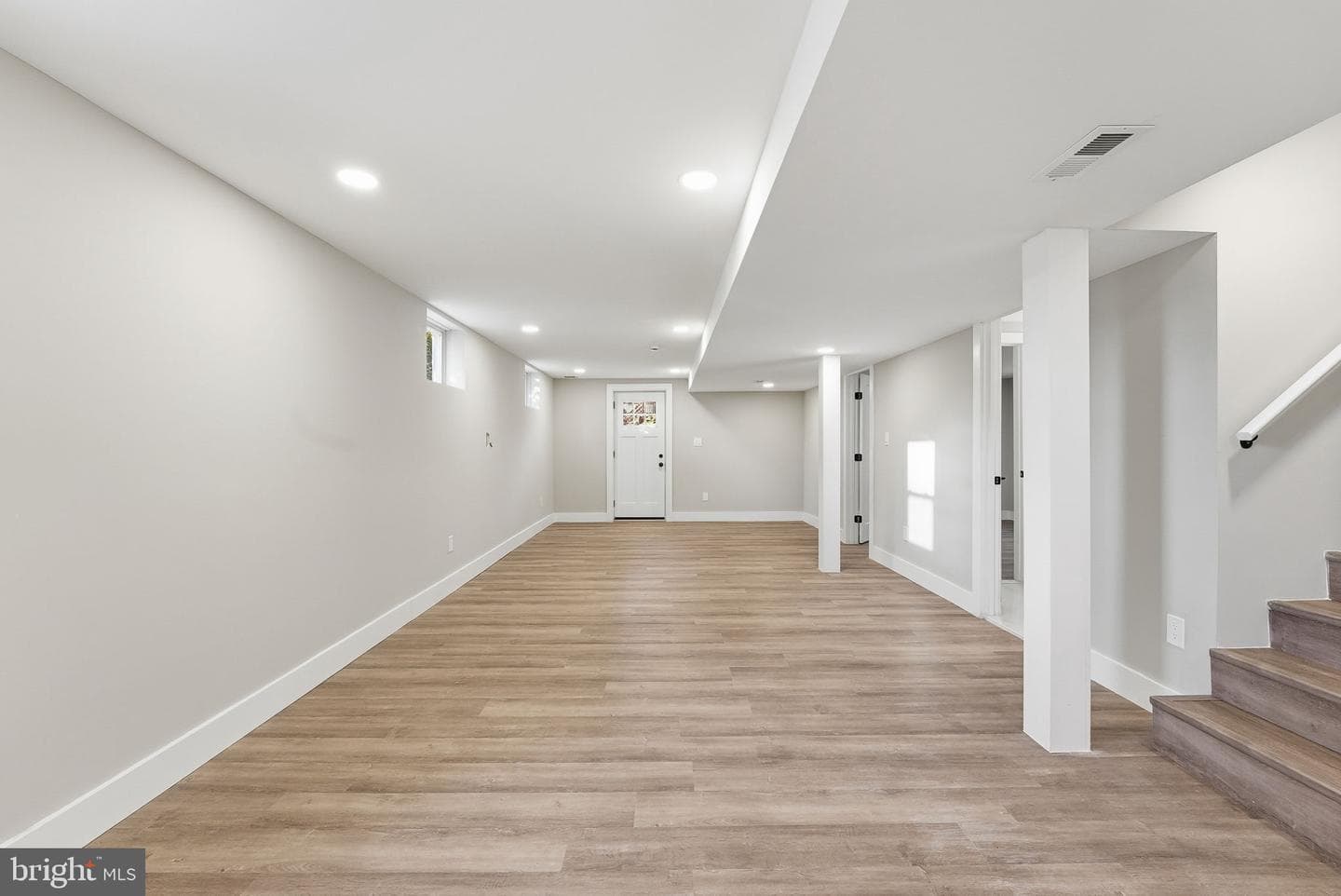 5716 Somerset Road photo 17