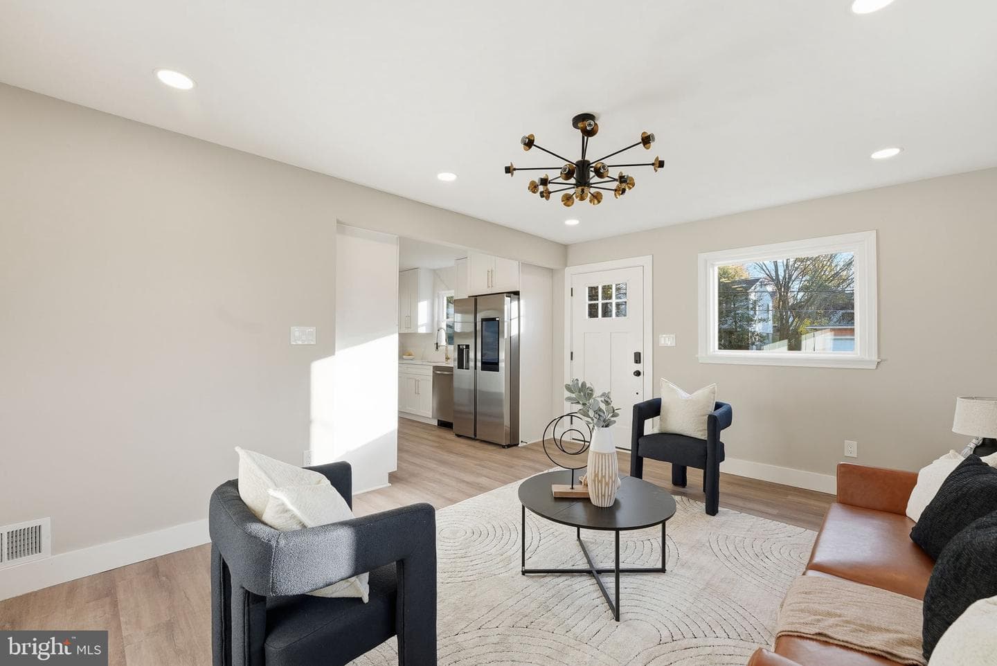 5716 Somerset Road photo 2