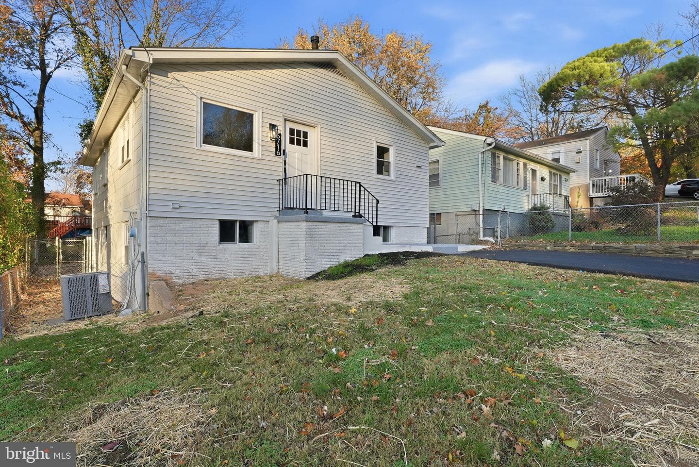 5716 Somerset Road photo 22