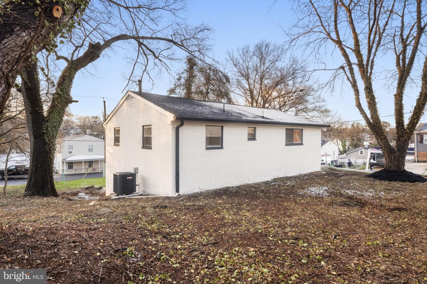 5117 Emo Street photo 40