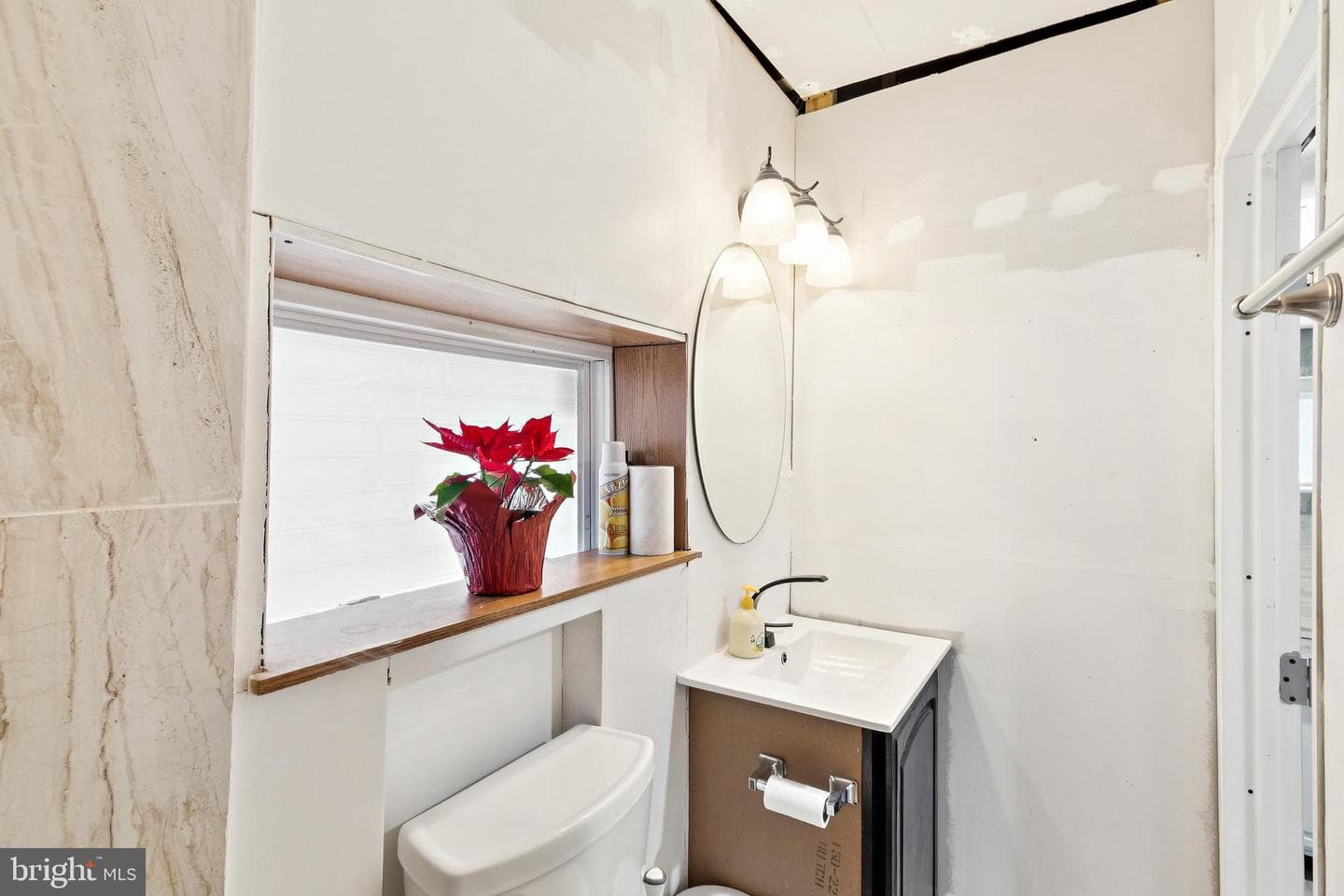 305 Cedar Ridge Drive photo 14