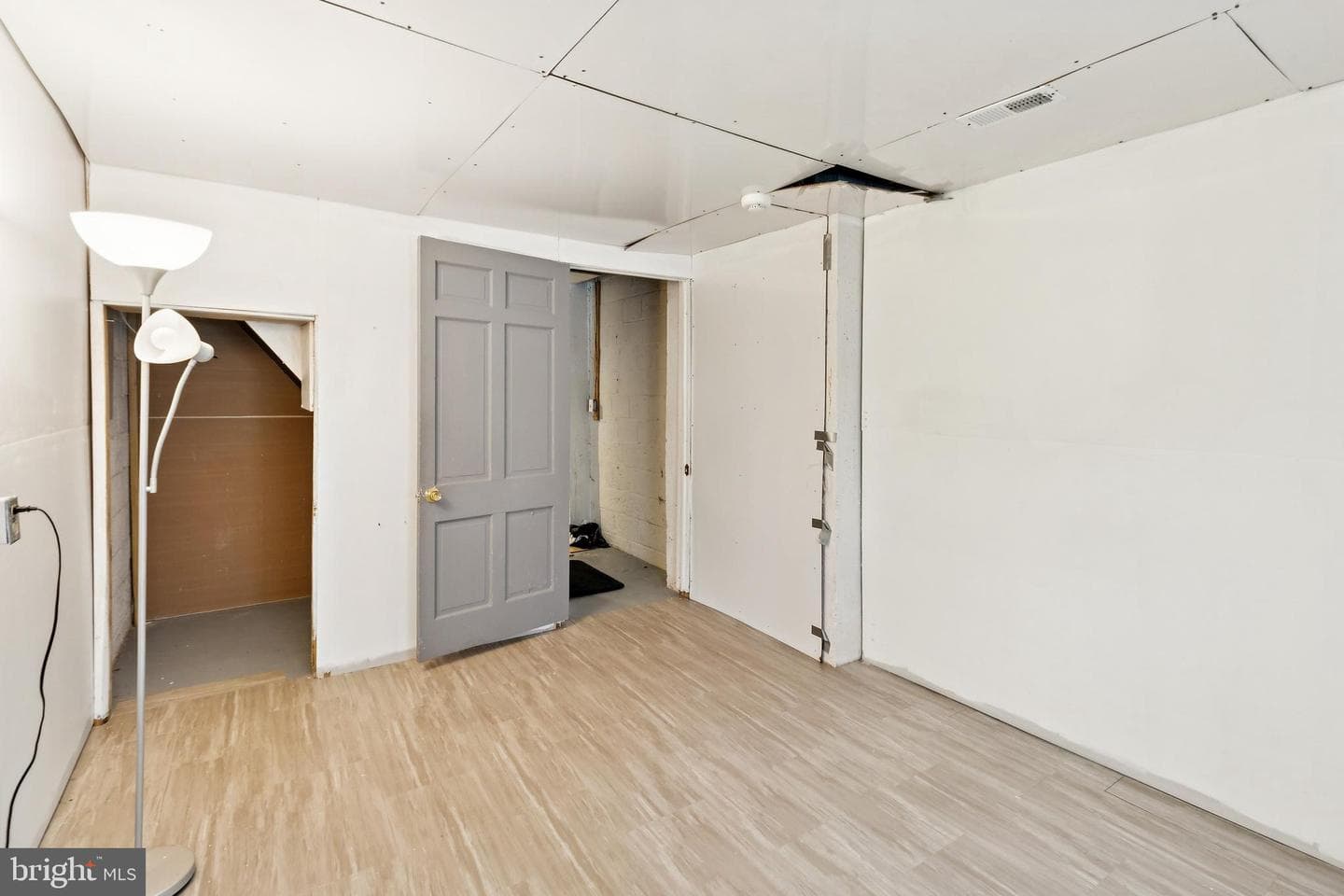 305 Cedar Ridge Drive photo 18