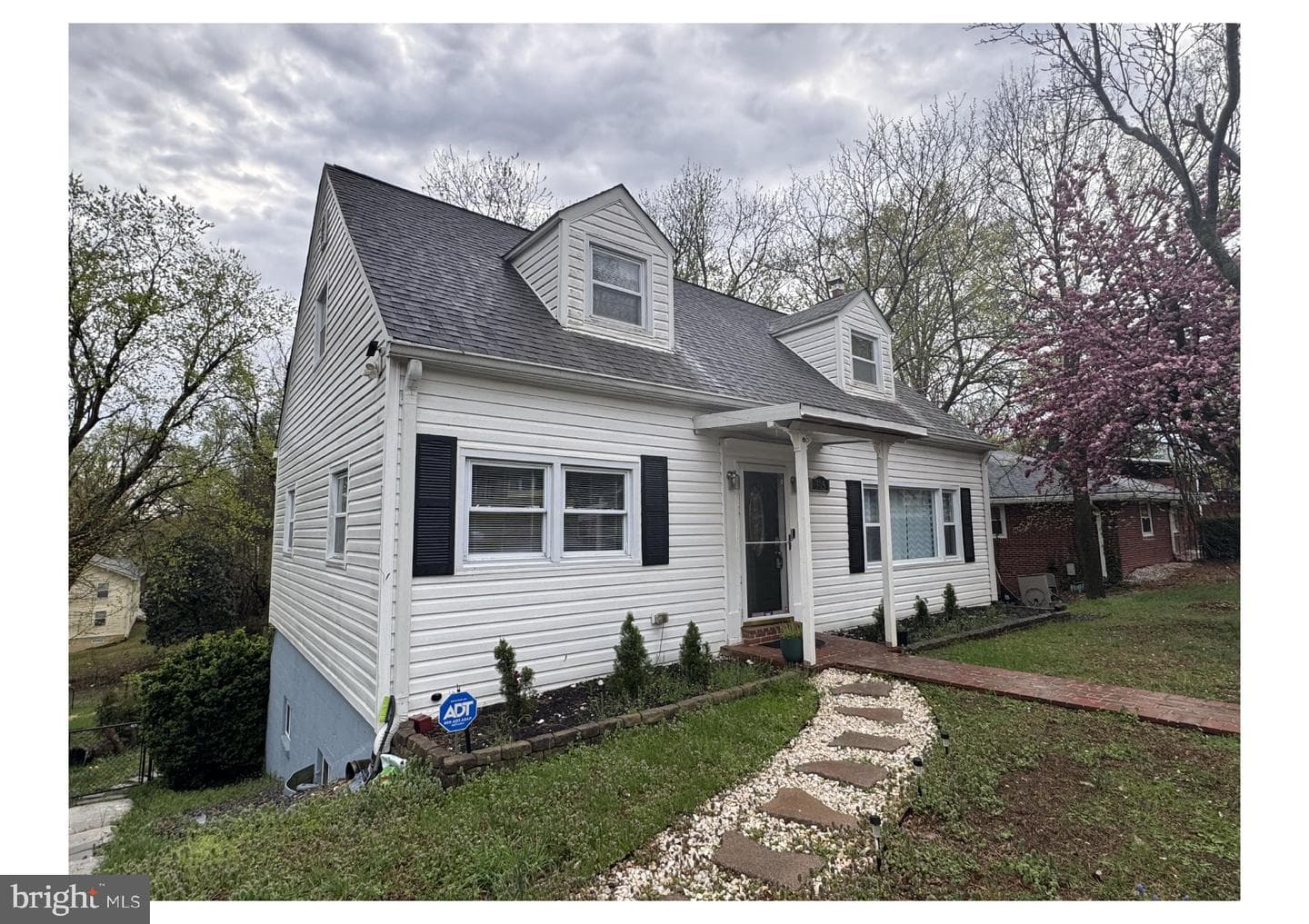 305 Cedar Ridge Drive photo 2