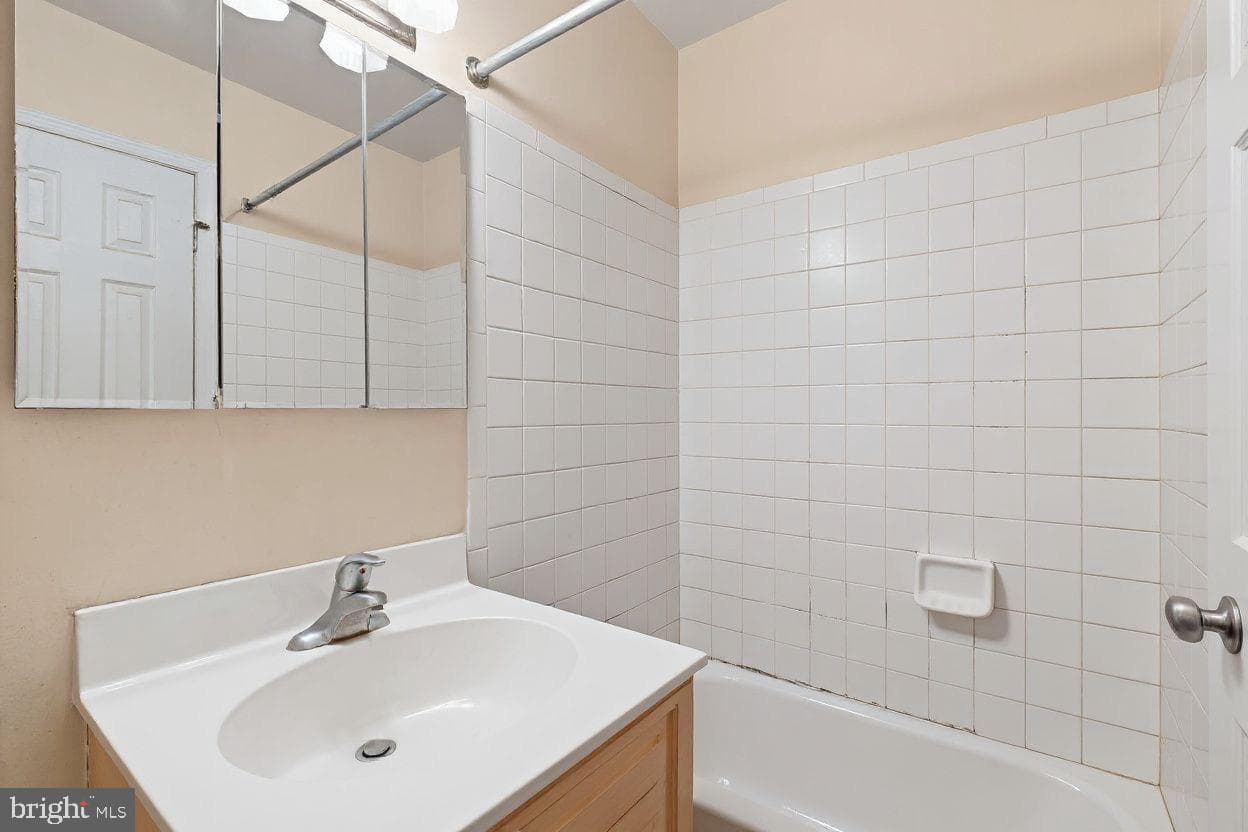 1005 Chillum Road #305 photo 10