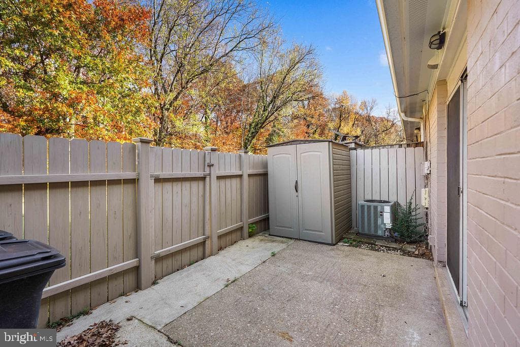 1827 Dutch Village Drive #k-350 photo 26