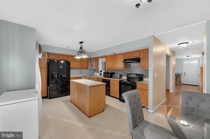 9303 Ispahan Loop photo 10