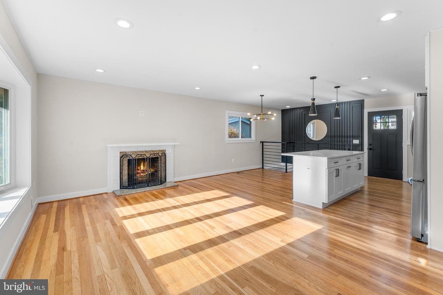6406 Elmhurst Street photo 2