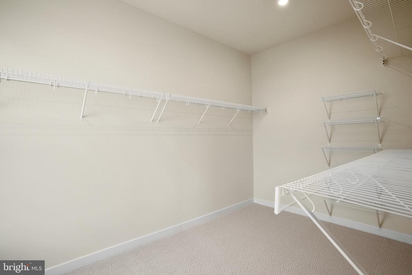 6705 Belcrest Road photo 17