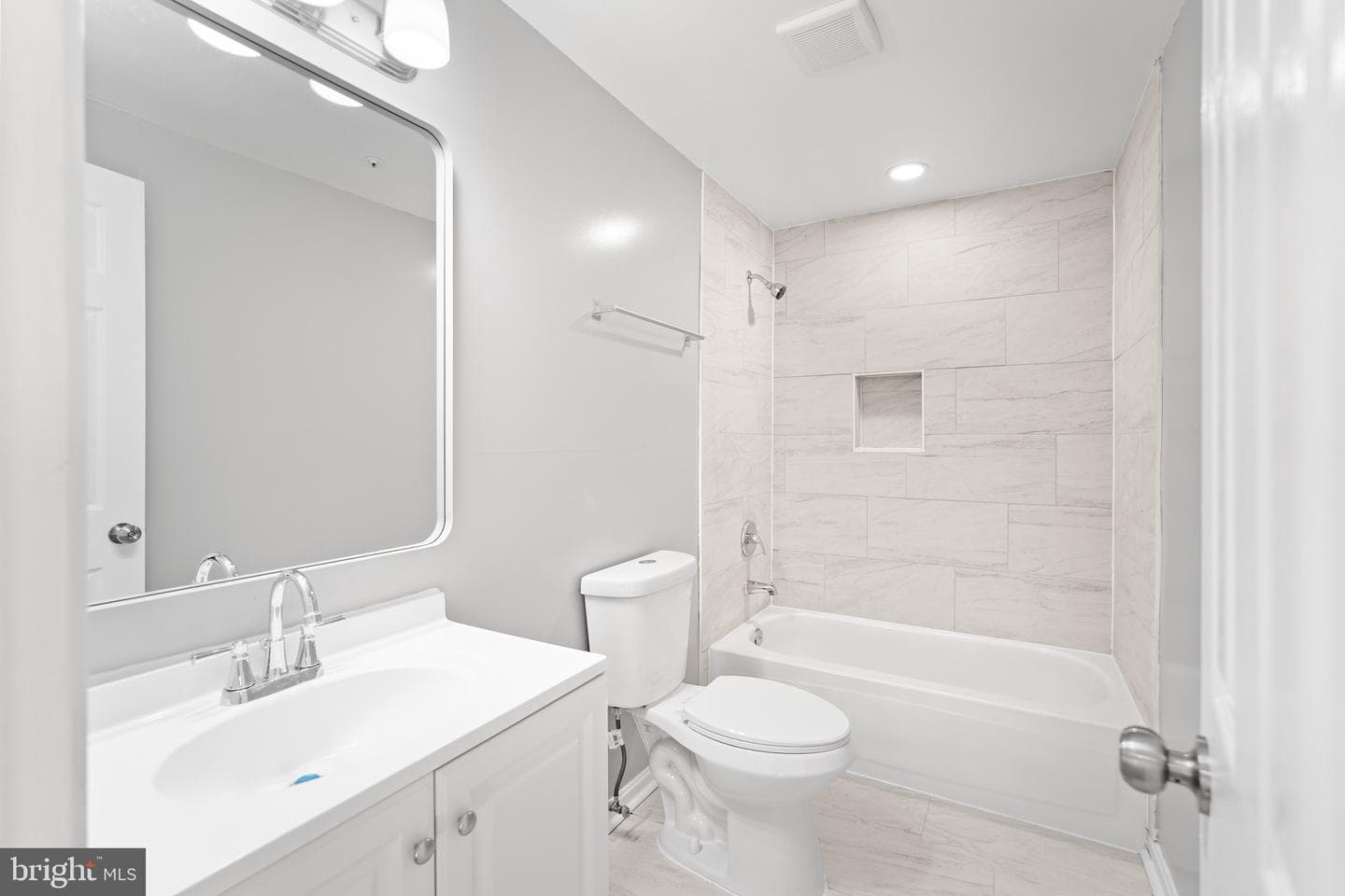 5008 Boydell Avenue photo 13