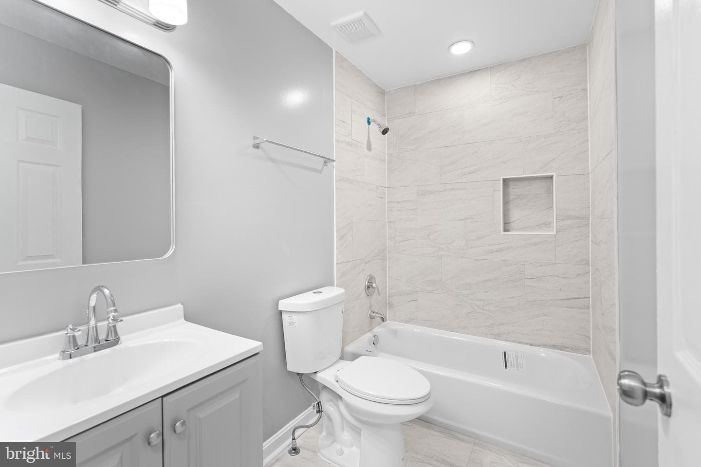 5008 Boydell Avenue photo 9