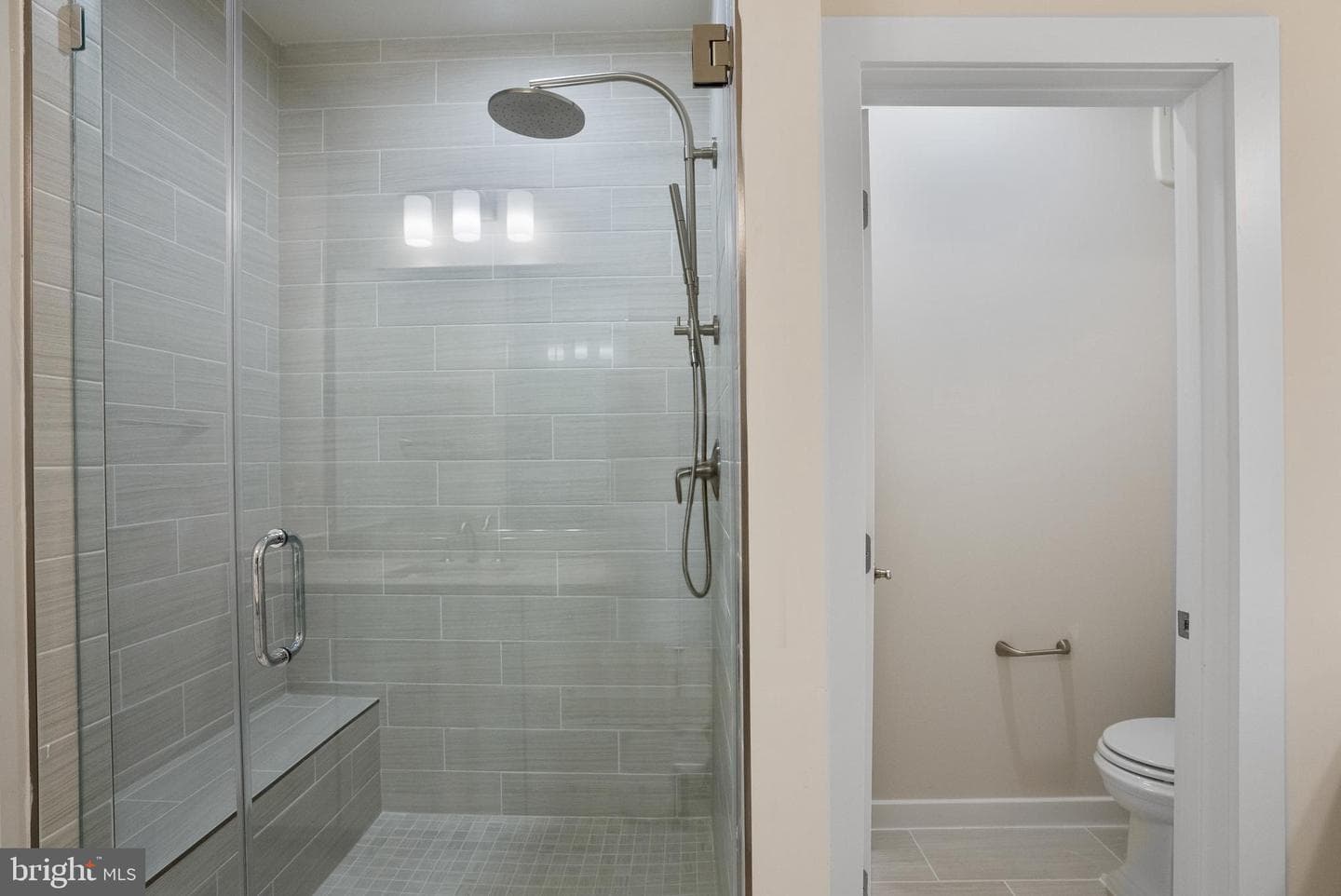 6717 Belcrest Road photo 21