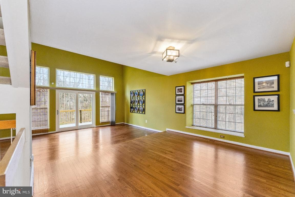 9102 Erfurt Court photo 4