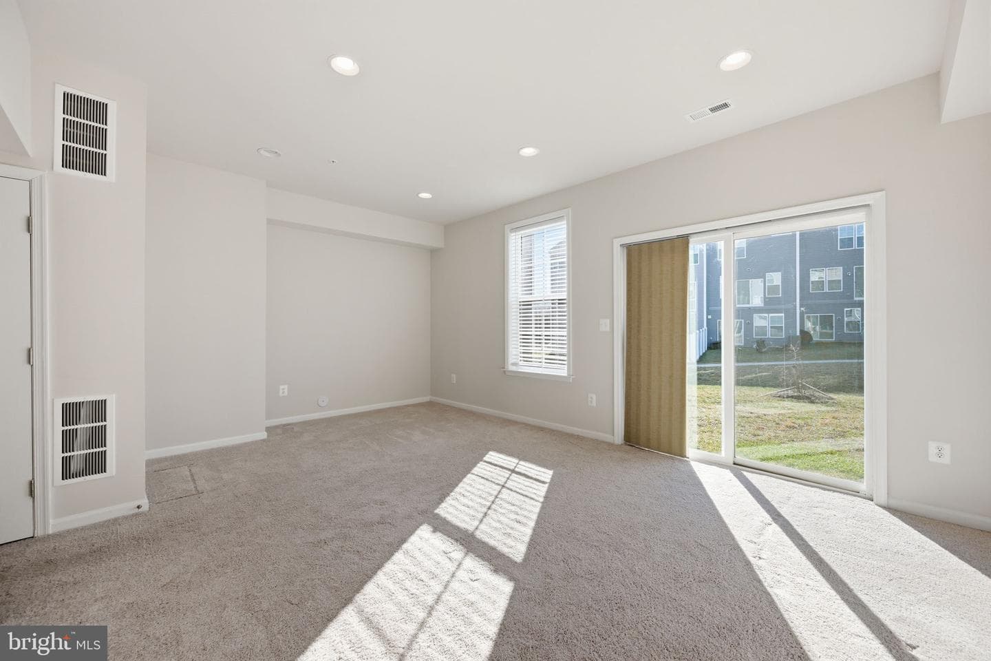 1024 Flester Lane photo 4