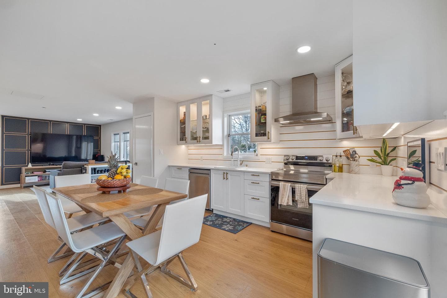 9226 Fowler Lane