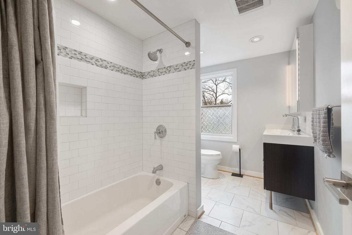 9226 Fowler Lane photo 17