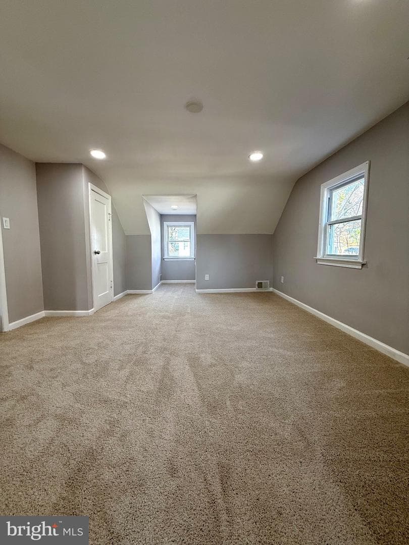 5819 Crown Street photo 8