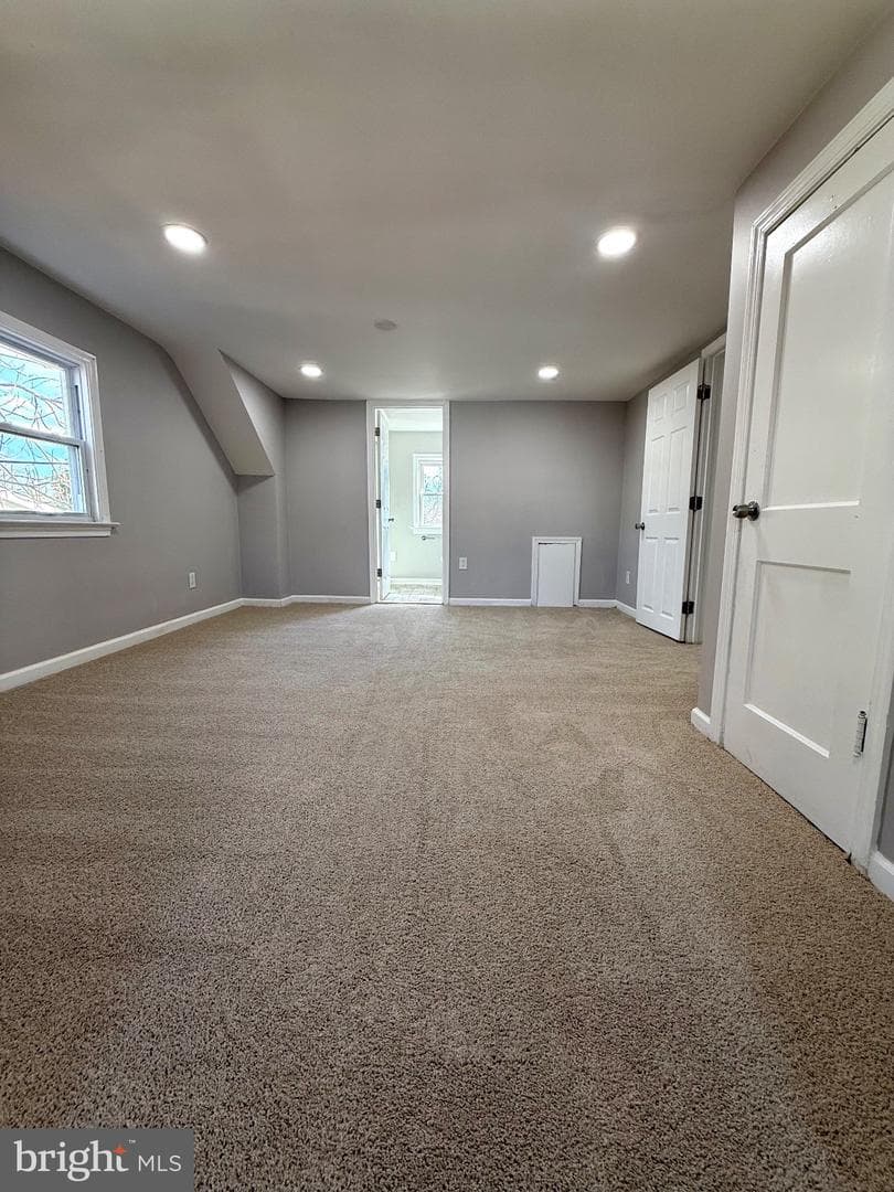 5819 Crown Street photo 9