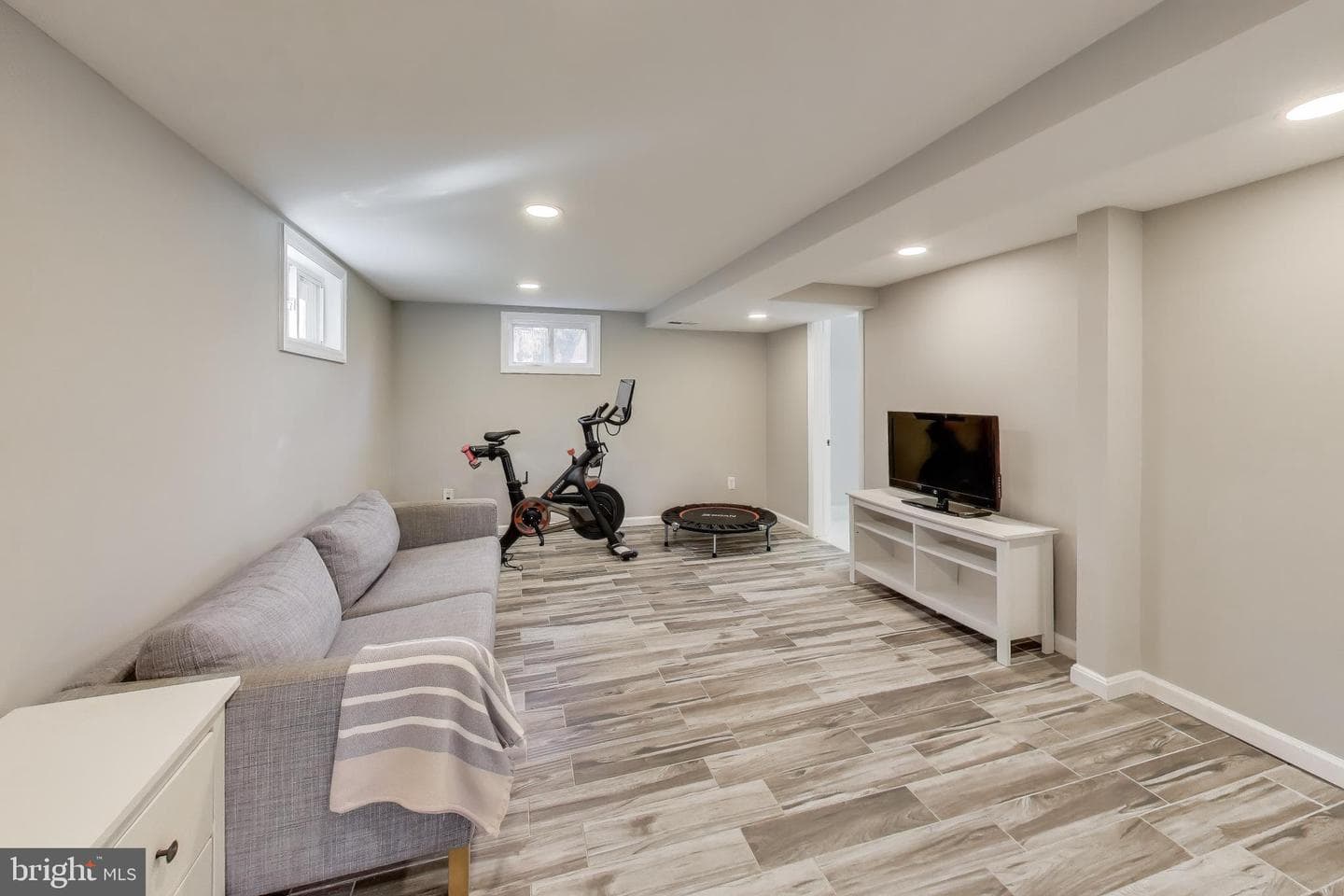 3913 Oglethorpe Street photo 24