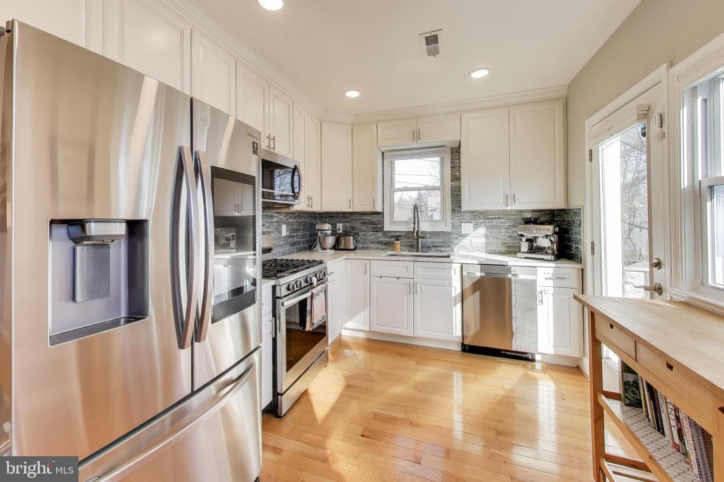 3913 Oglethorpe Street photo 8