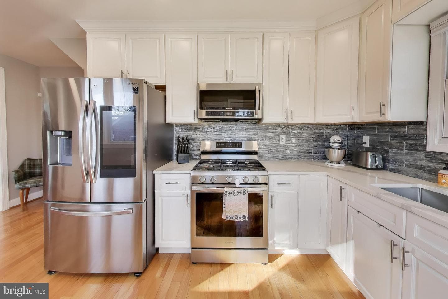 3913 Oglethorpe Street photo 9